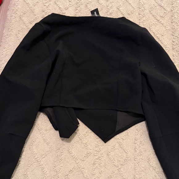 PrettyLittleThing Black Blazer with Gold Button - Picture 2 of 3
